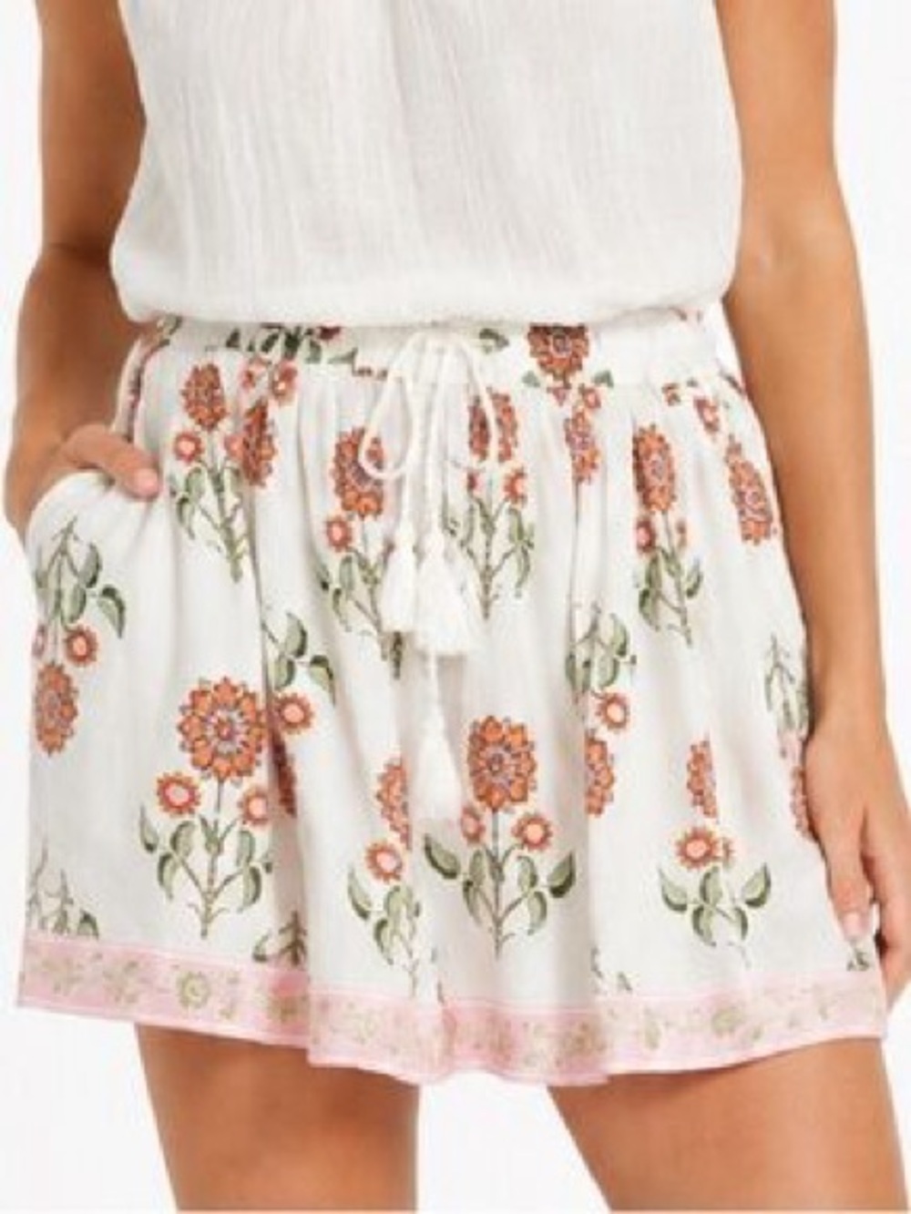 Old Navy White Floral Drawstring Women’s Shorts